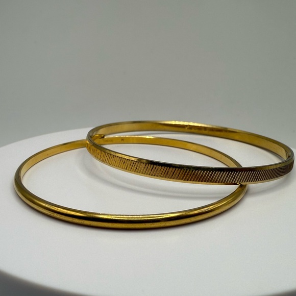 Vintage Trifari Gold-Tone Bangle Bracelet Set – Classic 2-Piece Lot - Picture 1 of 5